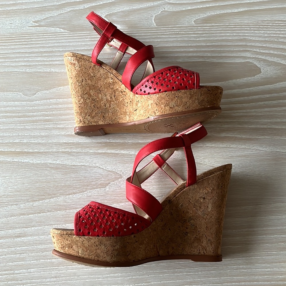 Vince Camuto Wedge red leather cork wedge sandals size 9